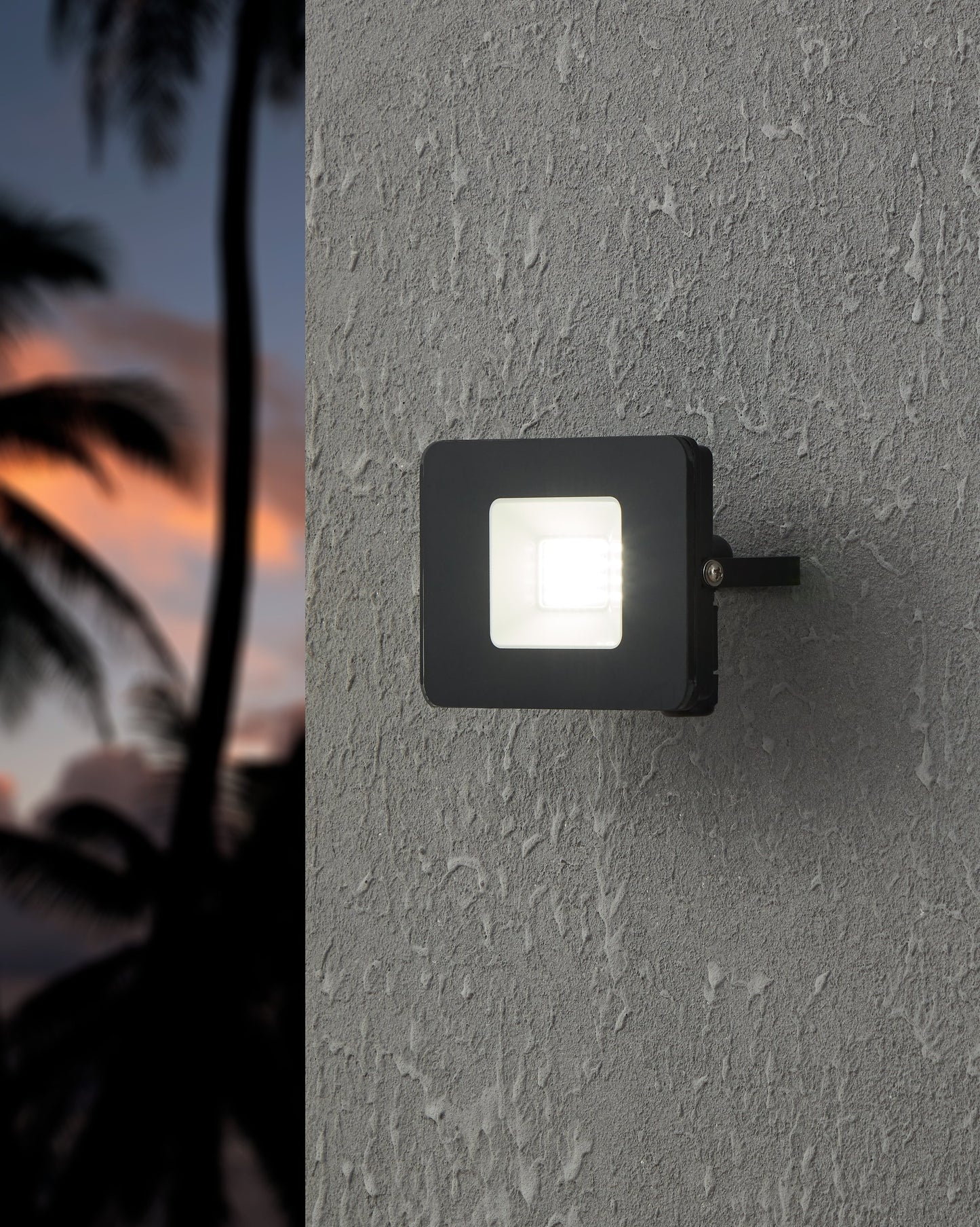FAEDO 3 PROYECTOR NEGRO LED L130 H95 20W 1800lm 5000K IP65